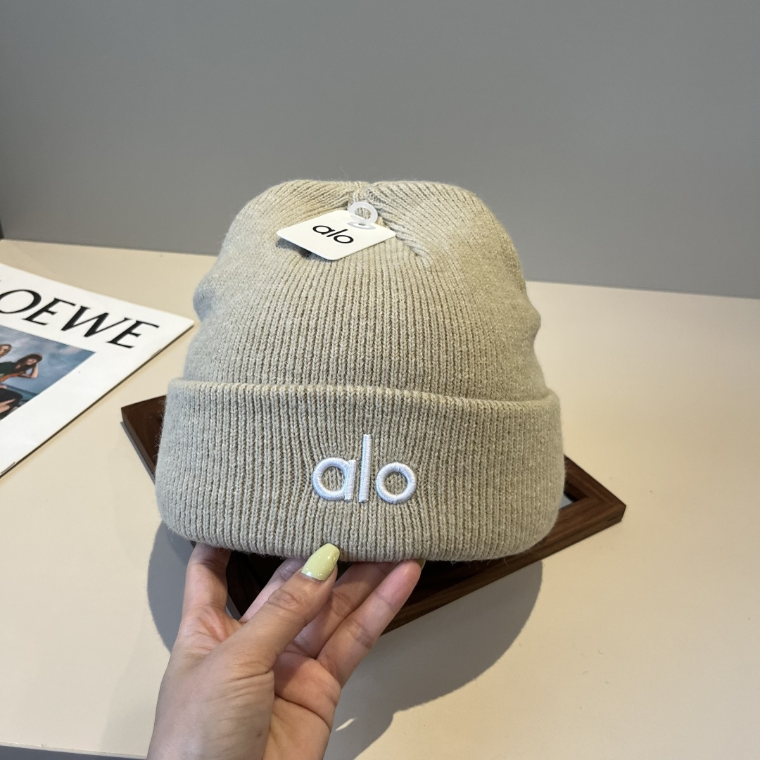 NO:358577,Alo new knitted wool hat hat straw hat fisherman hat baseball hat, hat, espadrilles, hatsalo新款针织毛线帽帽子草帽渔夫帽棒球帽,帽子,espadrilles,hats,hat