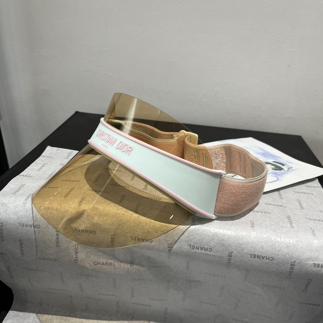 NO:359118,Dior lens sun hat, high-end customization, adjustable, fashion blogger must-have hat, straw hat, fisherman hat, baseball hat, hat, dior, dior, espadrilles, hatsDior迪奥镜片遮阳帽,高级定制,可调节,时尚博主必备单品帽子草帽渔夫帽棒球帽,帽子,dior,dior,espadrilles,hats,hat