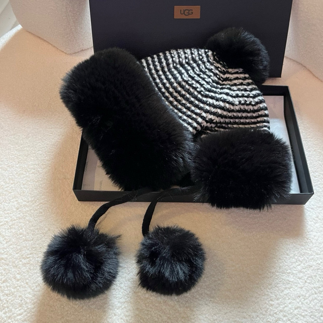 🆕

Ugg护耳保暖帽，加毛内里，轻盈舒适，四个色