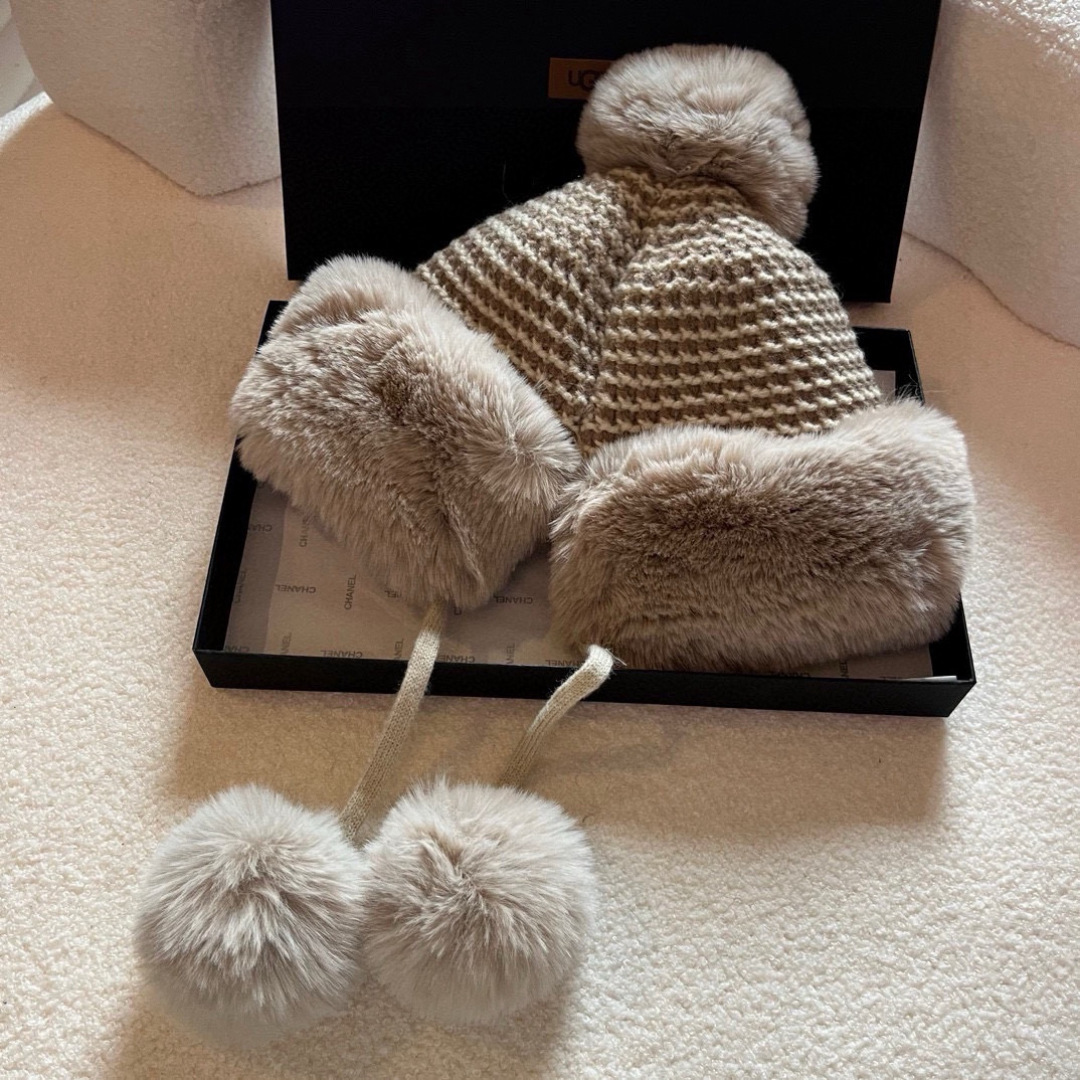 🆕

Ugg护耳保暖帽，加毛内里，轻盈舒适，四个色