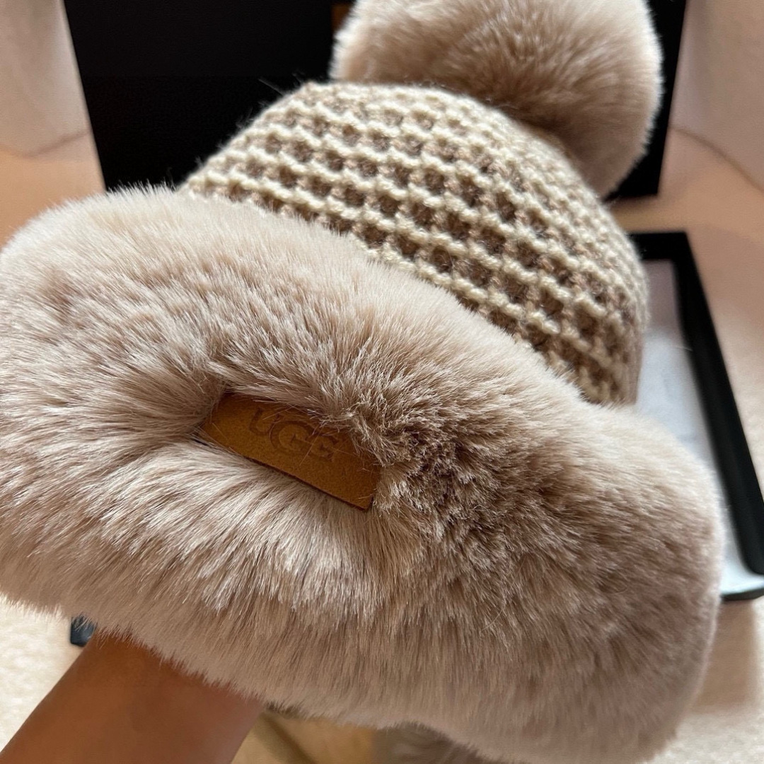 🆕

Ugg护耳保暖帽，加毛内里，轻盈舒适，四个色