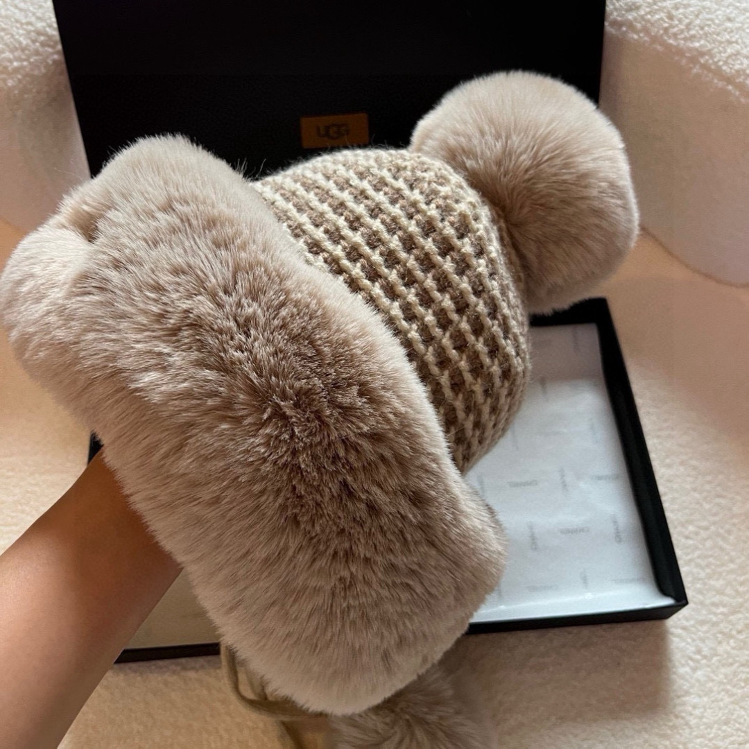 🆕

Ugg护耳保暖帽，加毛内里，轻盈舒适，四个色