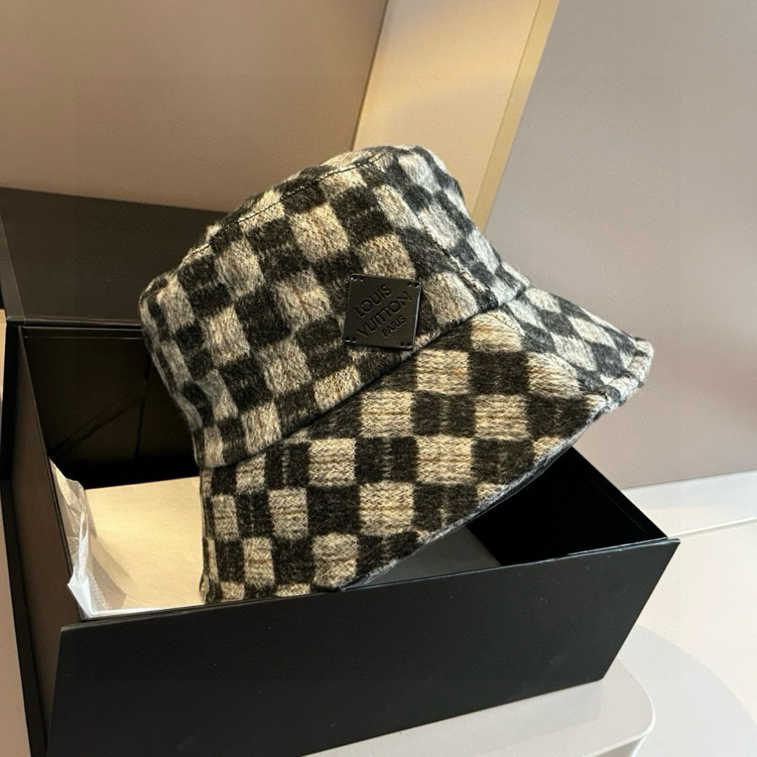 🆕

Lv路易威登棋盘格渔夫帽，头围57cm