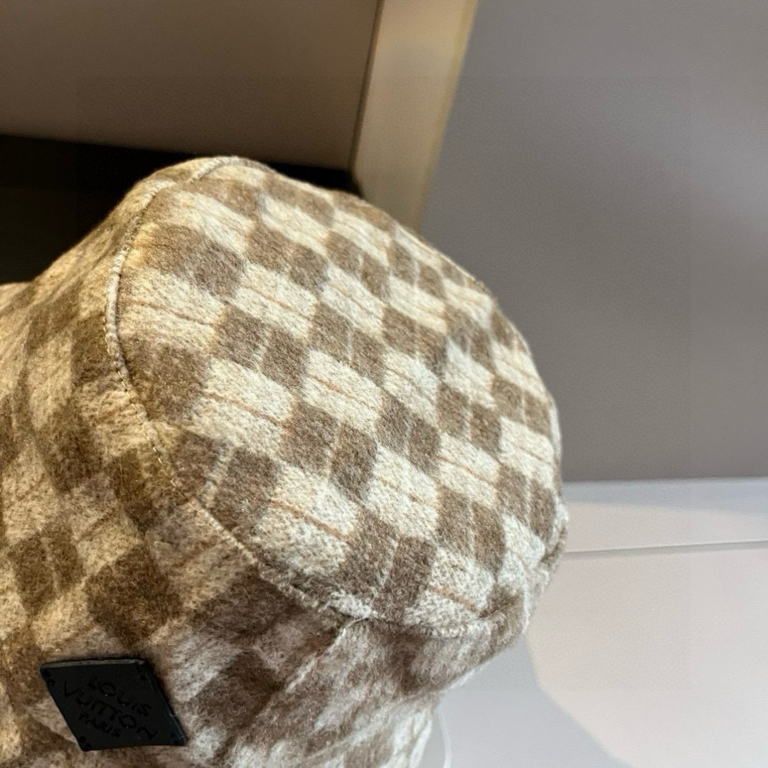 🆕

Lv路易威登棋盘格渔夫帽，头围57cm