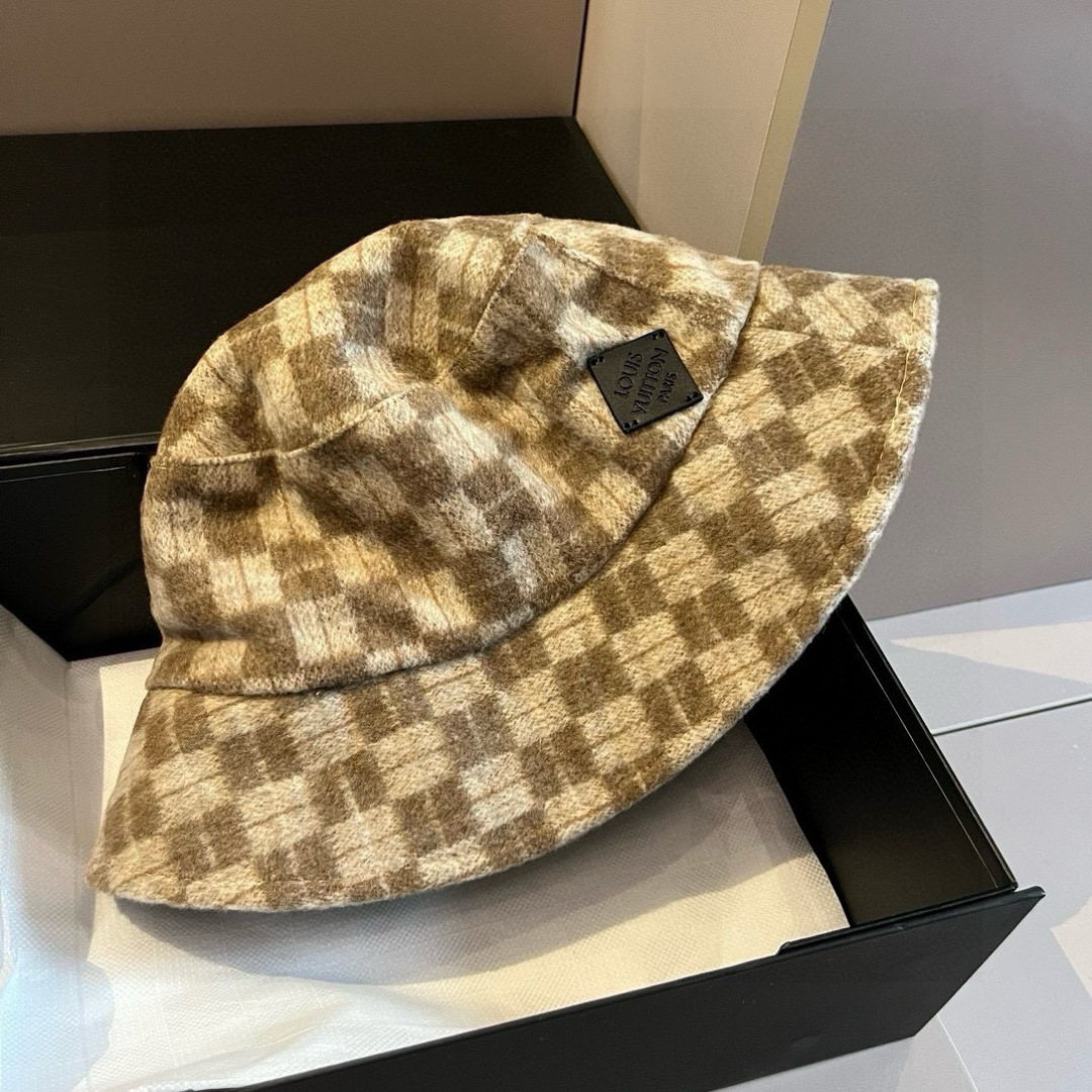 🆕

Lv路易威登棋盘格渔夫帽，头围57cm