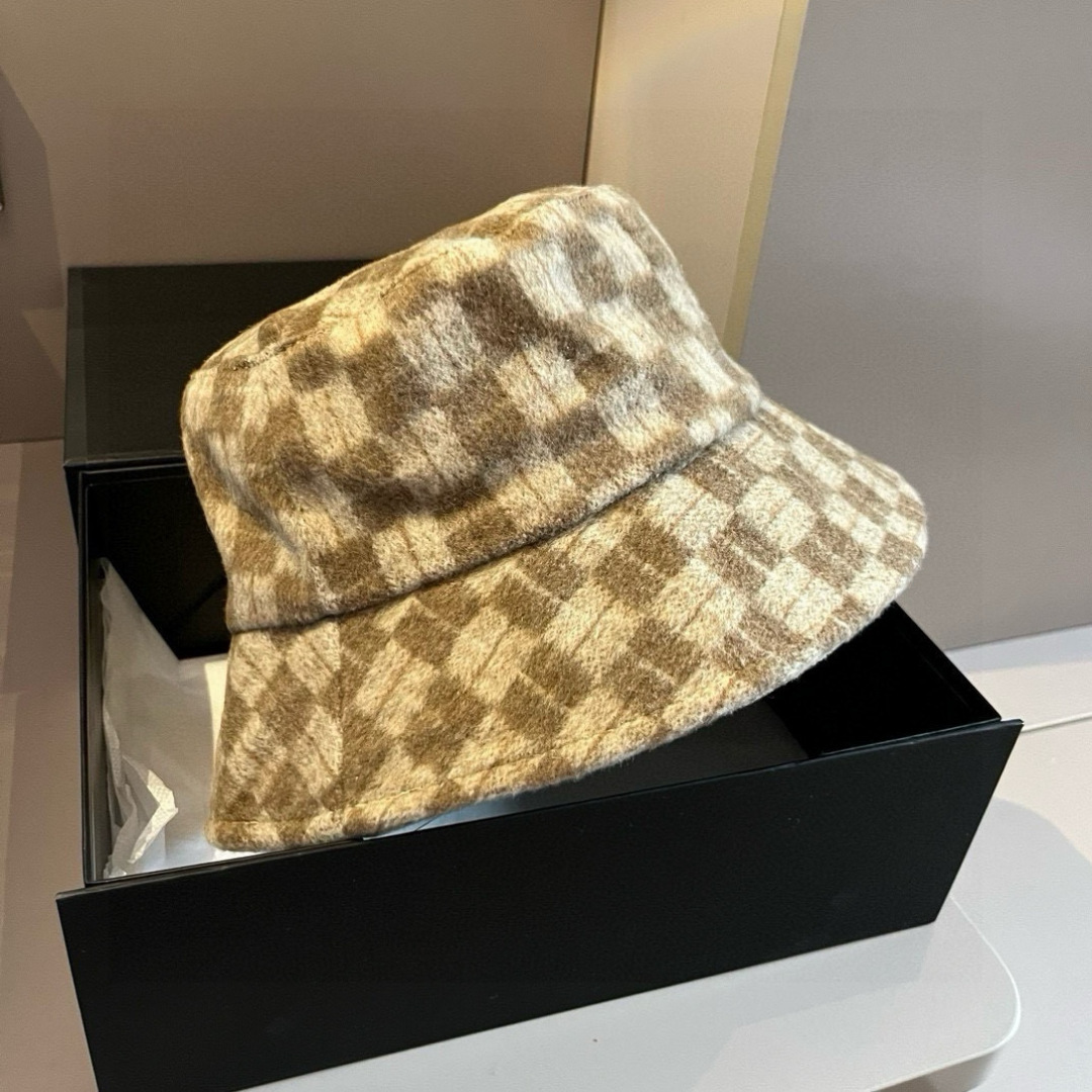 🆕

Lv路易威登棋盘格渔夫帽，头围57cm