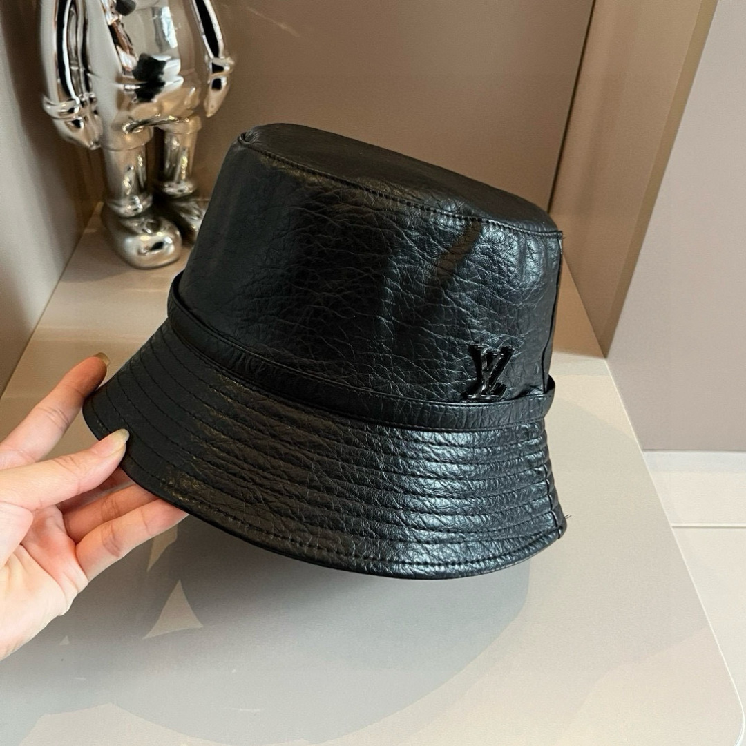 🆕

Lv洗水皮渔夫帽，头围57cm