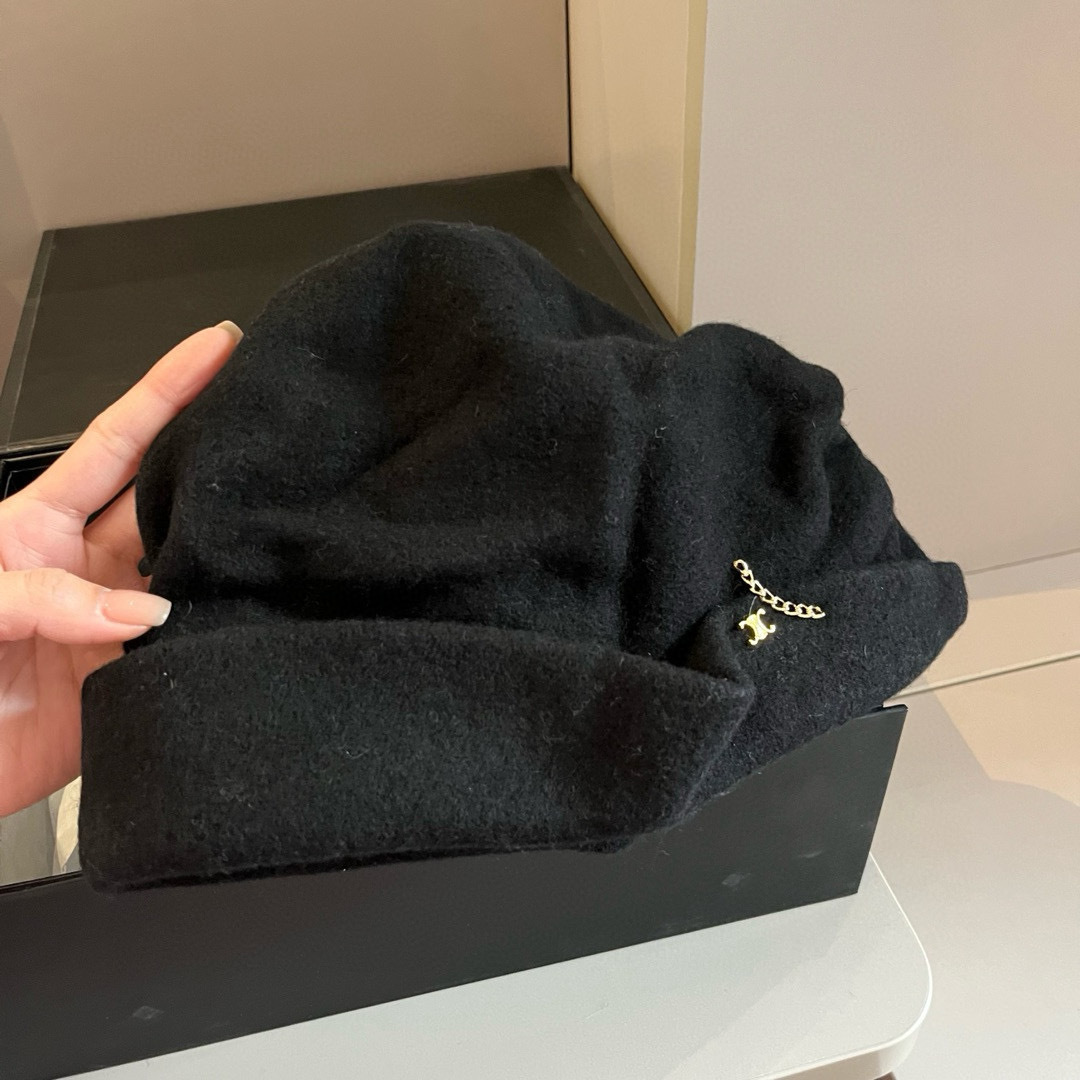 🆕
Celine赛琳新款卷边渔夫帽，百分百羊毛🦙面料，头围57cm