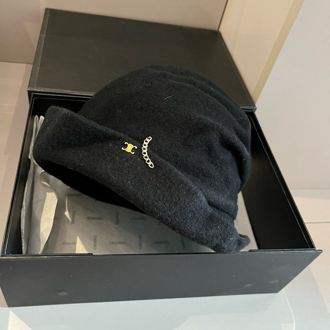 🆕
Celine赛琳新款卷边渔夫帽，百分百羊毛🦙面料，头围57cm