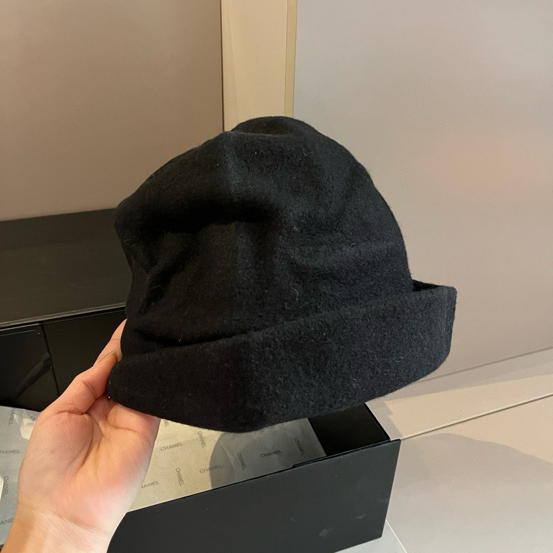 🆕
Celine赛琳新款卷边渔夫帽，百分百羊毛🦙面料，头围57cm