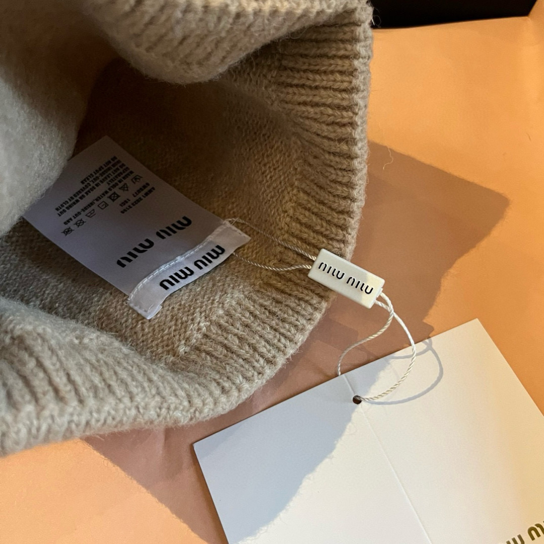 🆕

miumiu缪缪专柜新款针织毛线帽