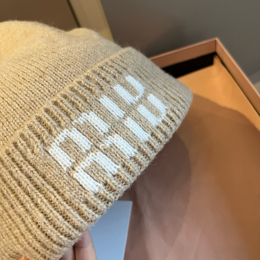 🆕

miumiu缪缪专柜新款针织毛线帽