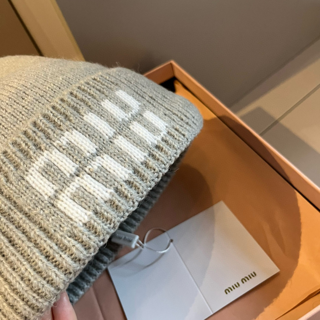 🆕

miumiu缪缪专柜新款针织毛线帽