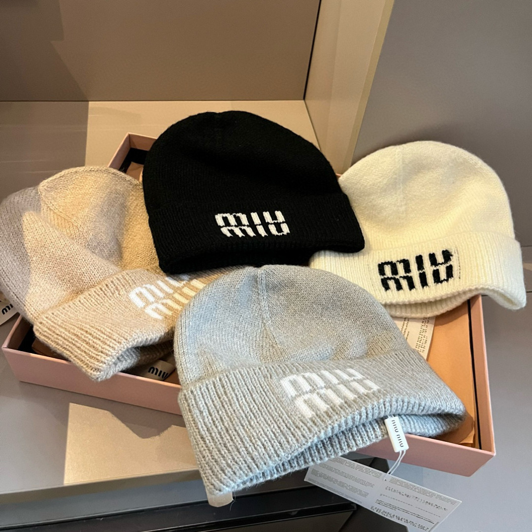 🆕

miumiu缪缪专柜新款针织毛线帽