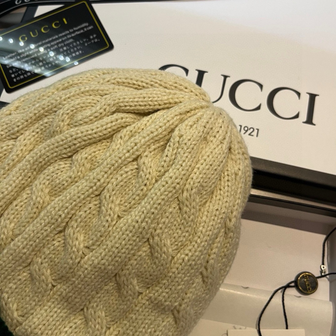 🆕

Gucci古奇经典款毛线帽，男女通用、4个色