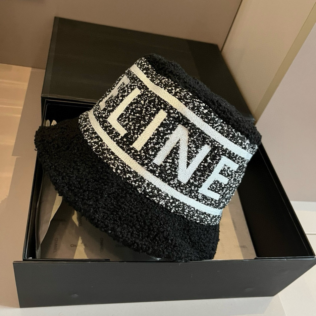 🆕

Celine赛琳羊羔毛渔夫帽，头围57cm