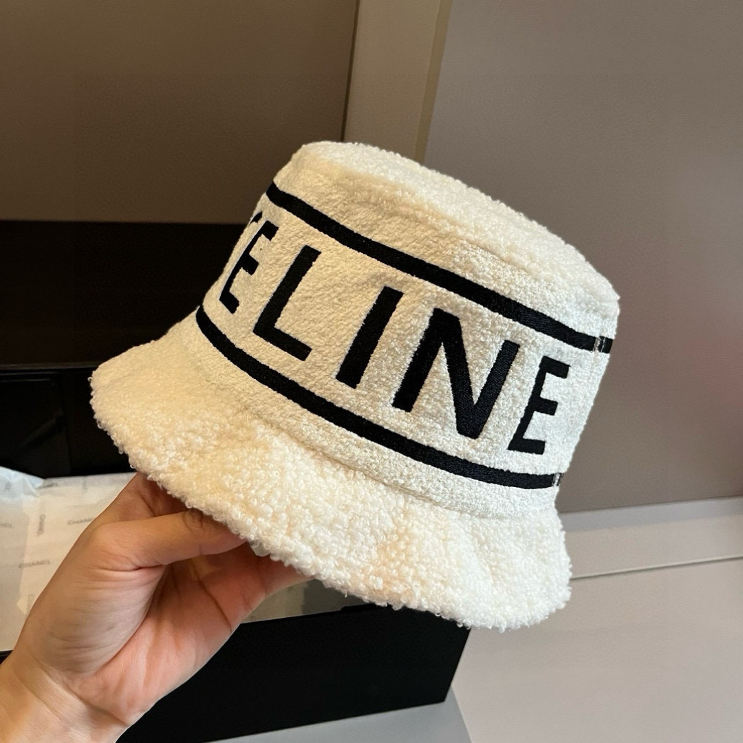 🆕

Celine赛琳羊羔毛渔夫帽，头围57cm