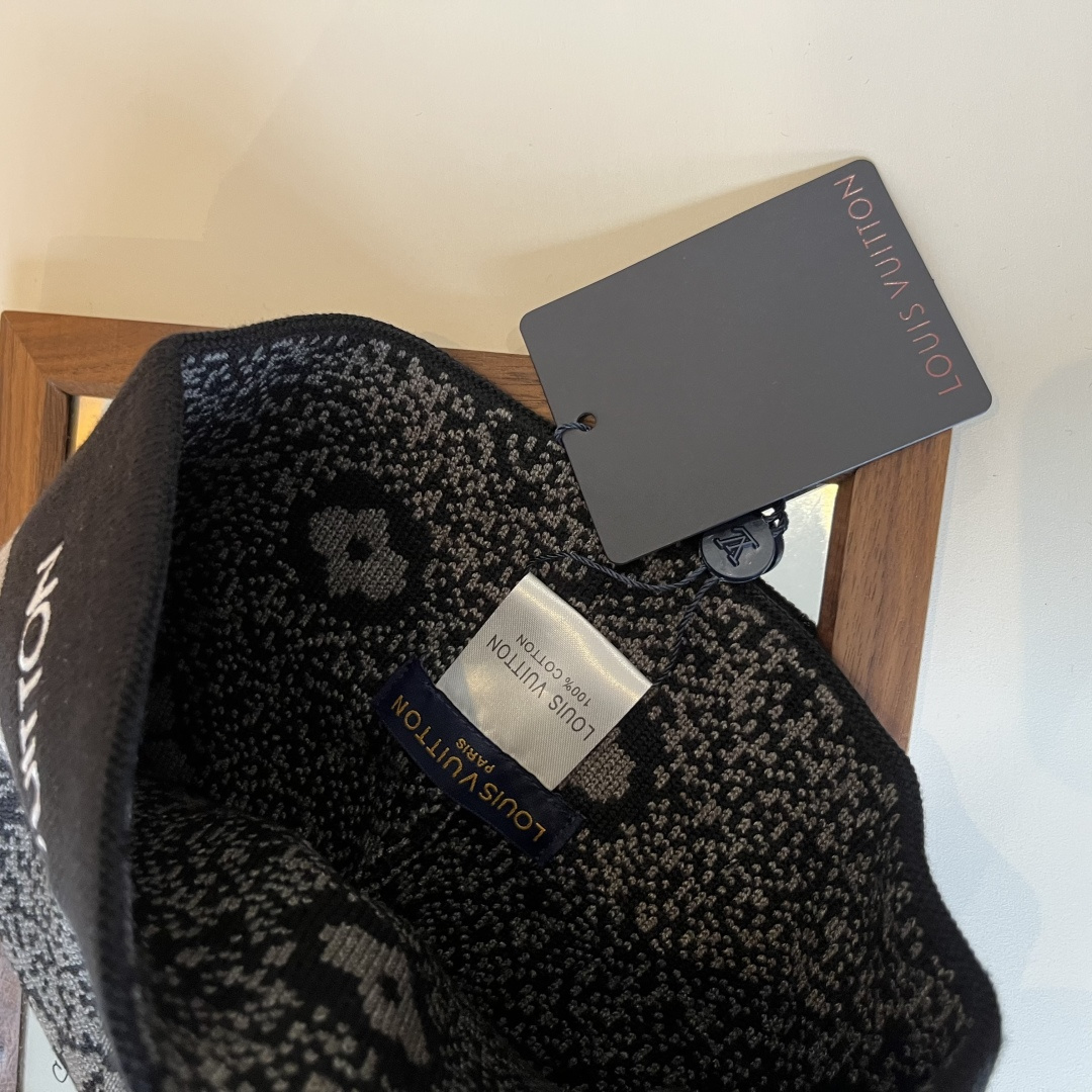 🆕

Lv路易威登专柜货，针织毛线帽，男女同款 正品开模