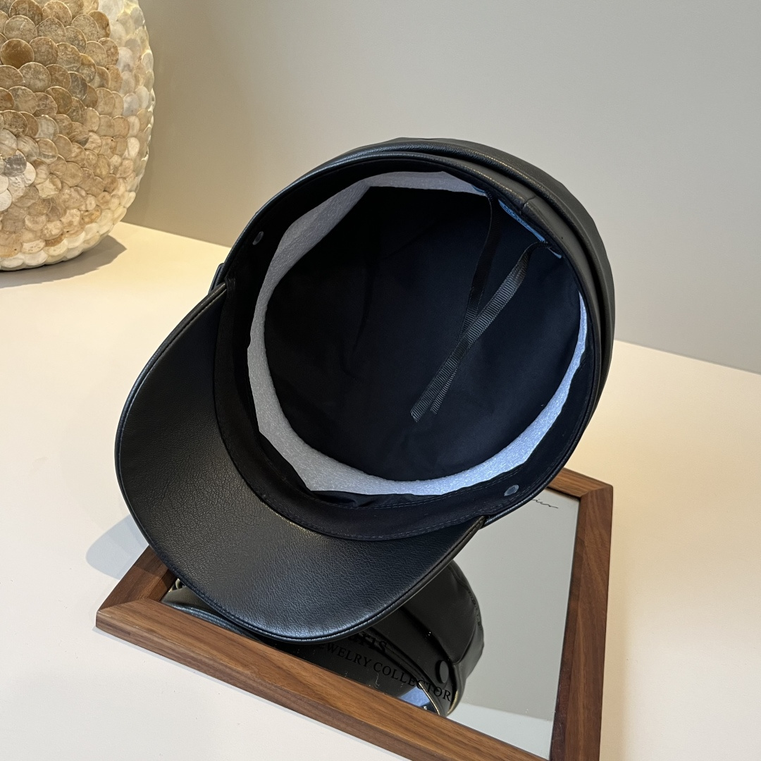 🆕

2025普拉达新款鸭舌画家帽，头围57cm