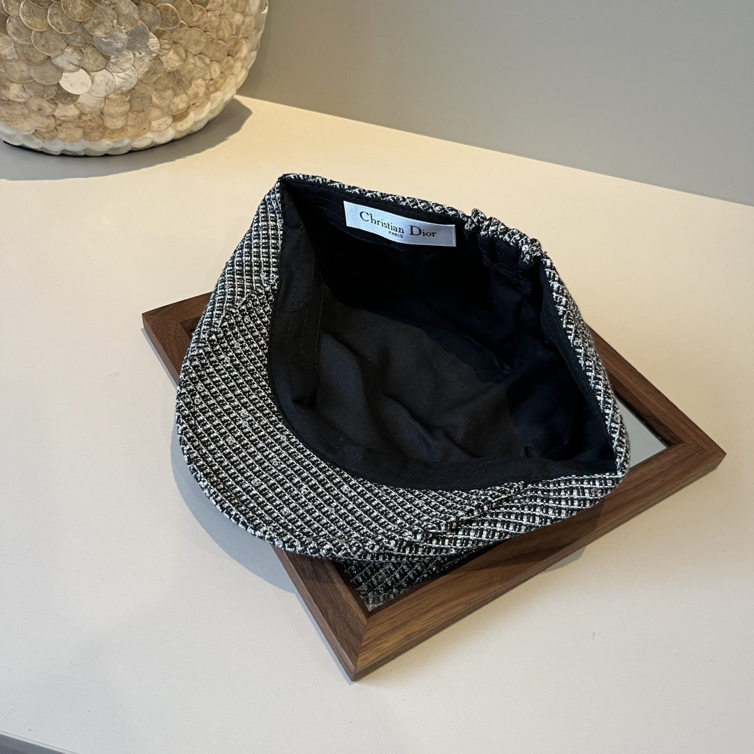 🆕

Dior新款前进帽，闪片前进帽，春秋新款，头围57cm
