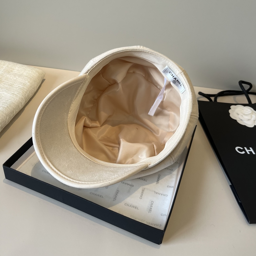 🆕

香奈儿新款鸭舌画家帽，头围57cm