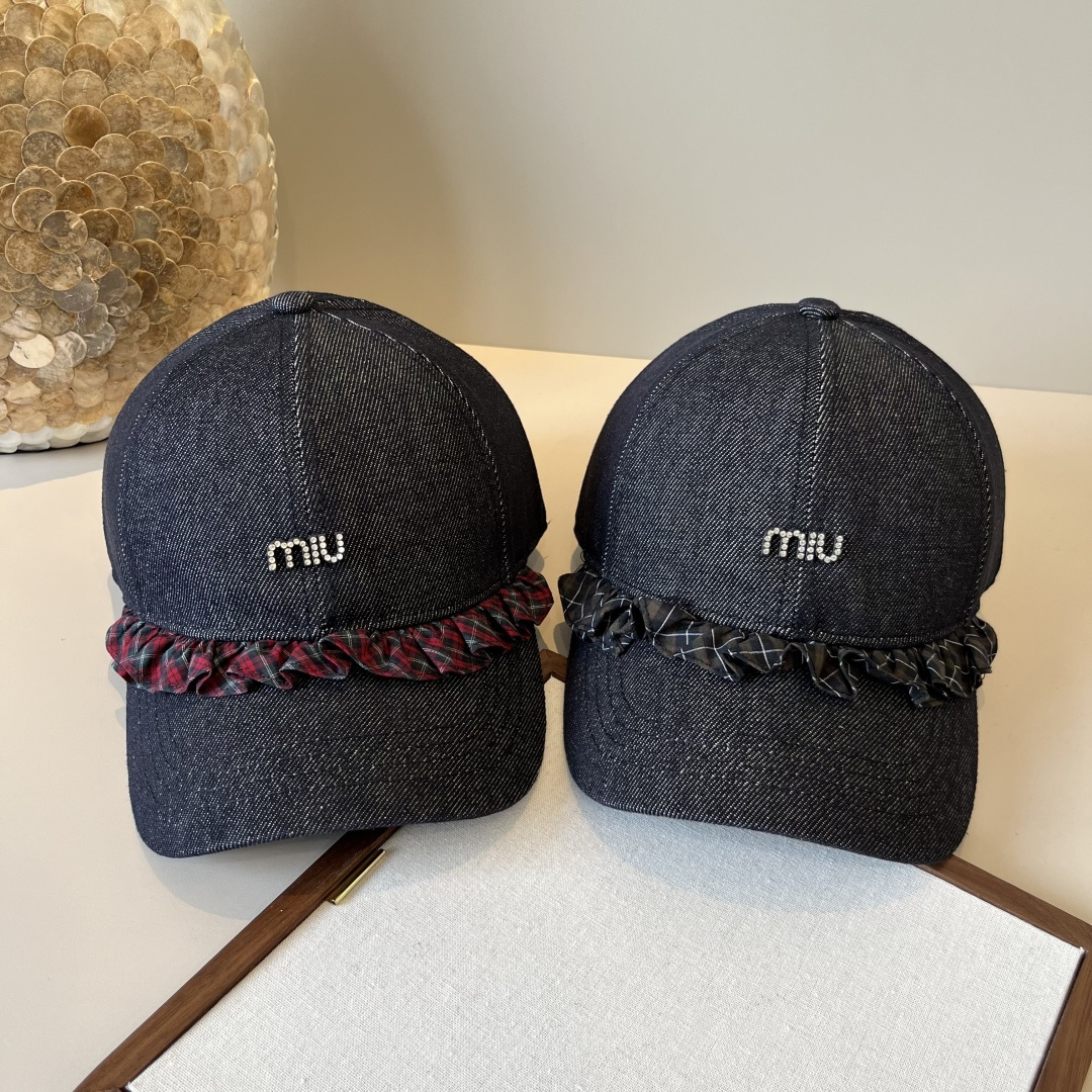 🆕

miumiu缪缪新款复古风鸭舌帽，高端大气，头围57cm