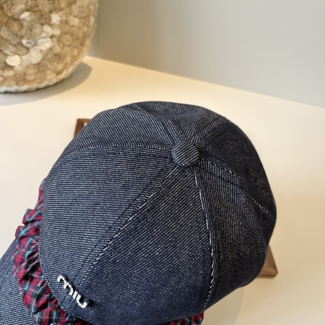 🆕

miumiu缪缪新款复古风鸭舌帽，高端大气，头围57cm