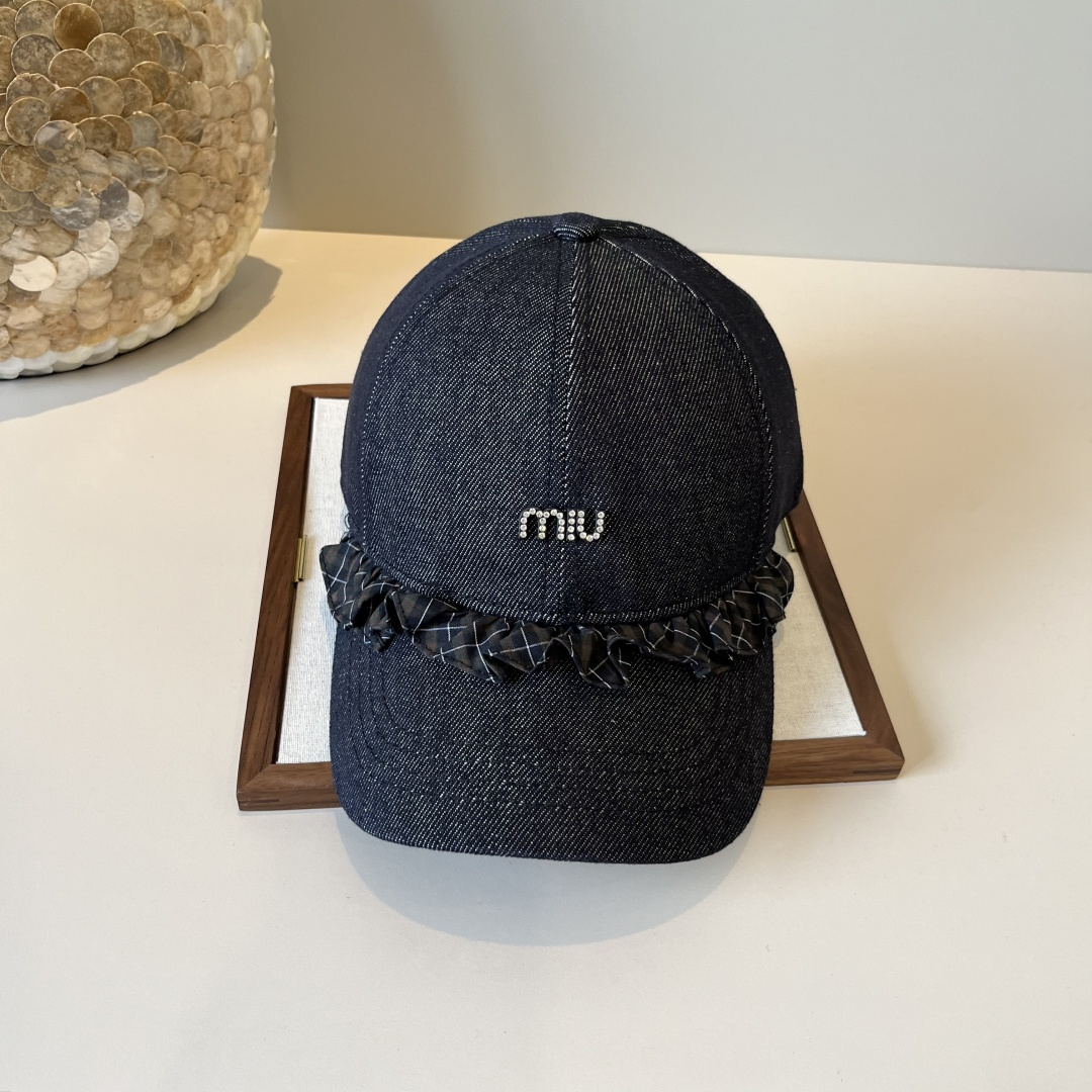 🆕

miumiu缪缪新款复古风鸭舌帽，高端大气，头围57cm