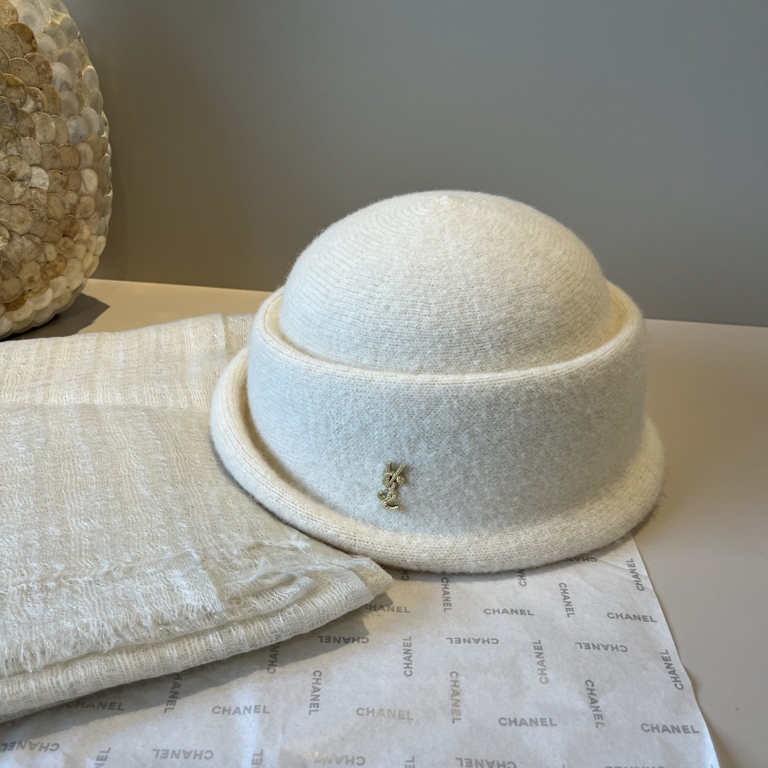 🆕

ysl圣罗兰新款羊毛卷边盆帽，不规则剪裁设计，头围57cm
