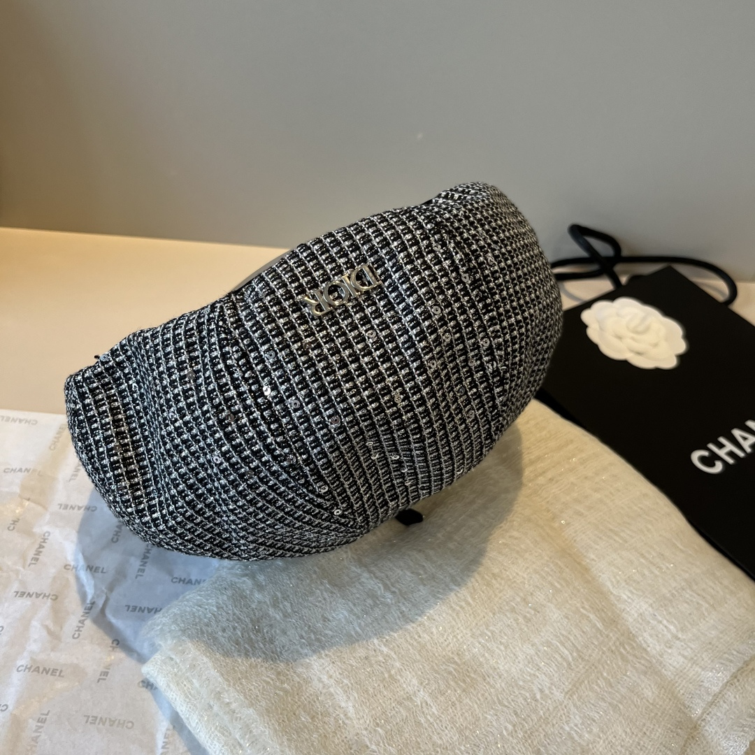 🆕

Dior新款贝雷帽，闪片贝雷帽，春秋新款，头围57cm