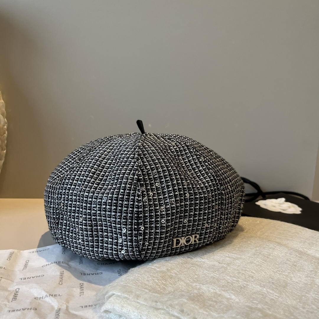 🆕

Dior新款贝雷帽，闪片贝雷帽，春秋新款，头围57cm