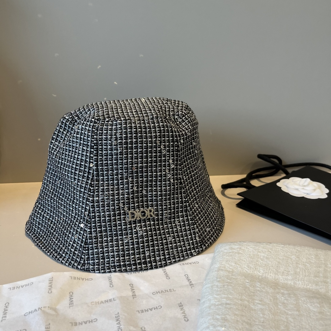 🆕

Dior新款渔夫帽，闪片渔夫帽，春秋新款，头围57cm