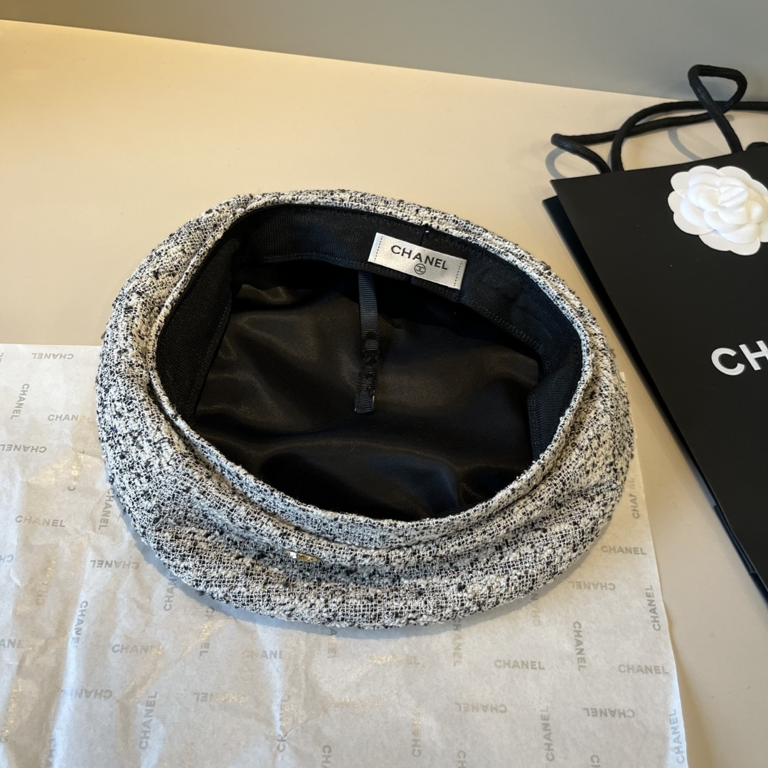 🆕

香奈儿新款鸭贝雷帽，头围57cm