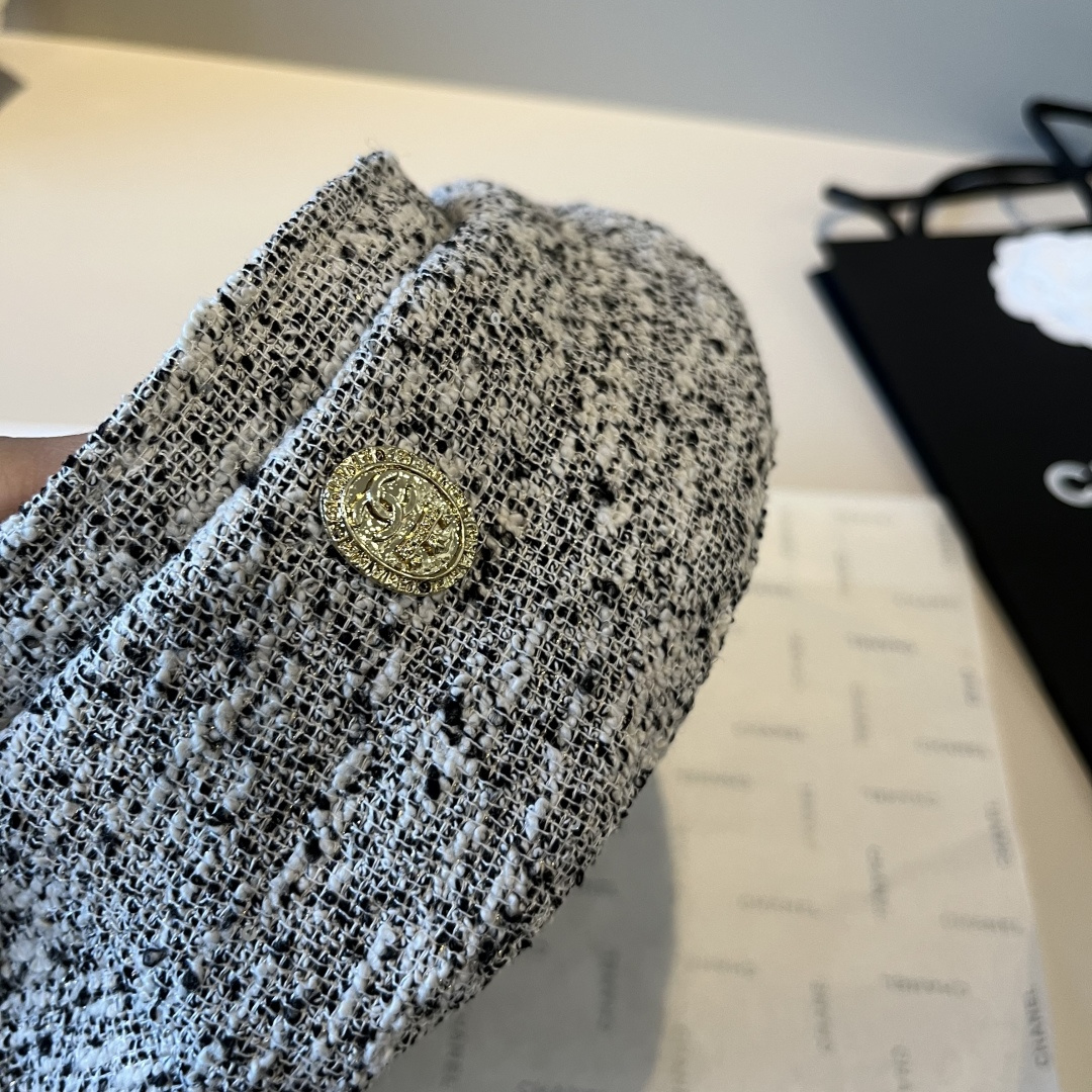 🆕

香奈儿新款鸭贝雷帽，头围57cm