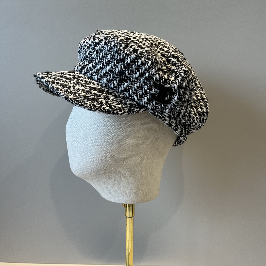 🆕

香奈儿新款鸭舌画家帽，头围57cm