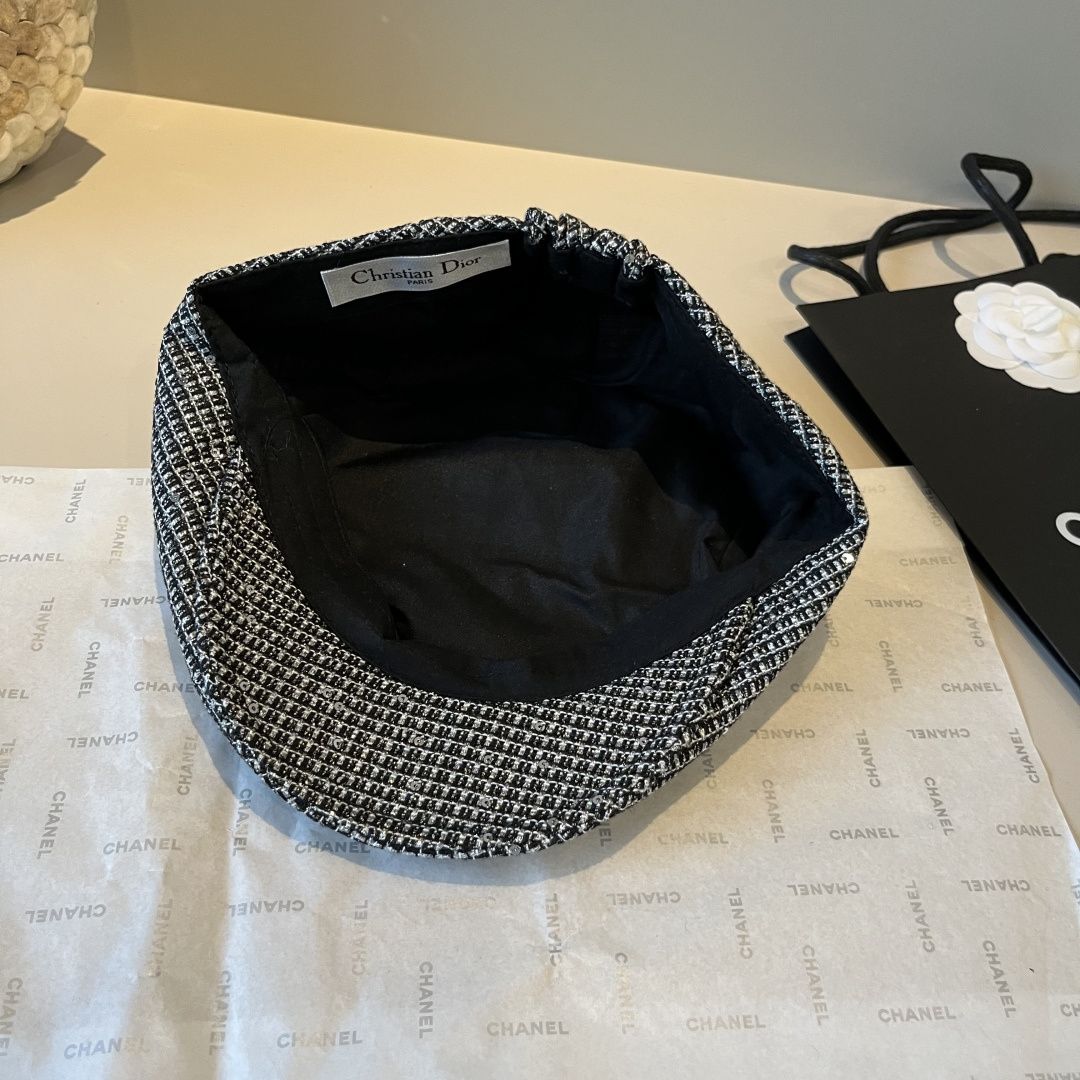 🆕

Dior新款前进帽，闪片前进帽，春秋新款，头围57cm