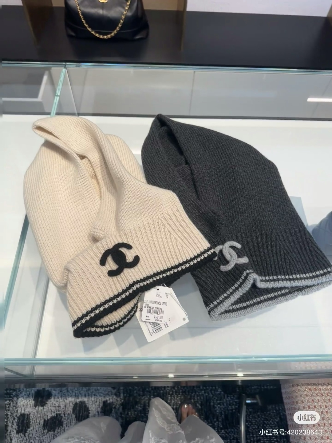 🆕

Chanel香奈儿套头毛线帽，帽子➕围脖 两用，性价比超高