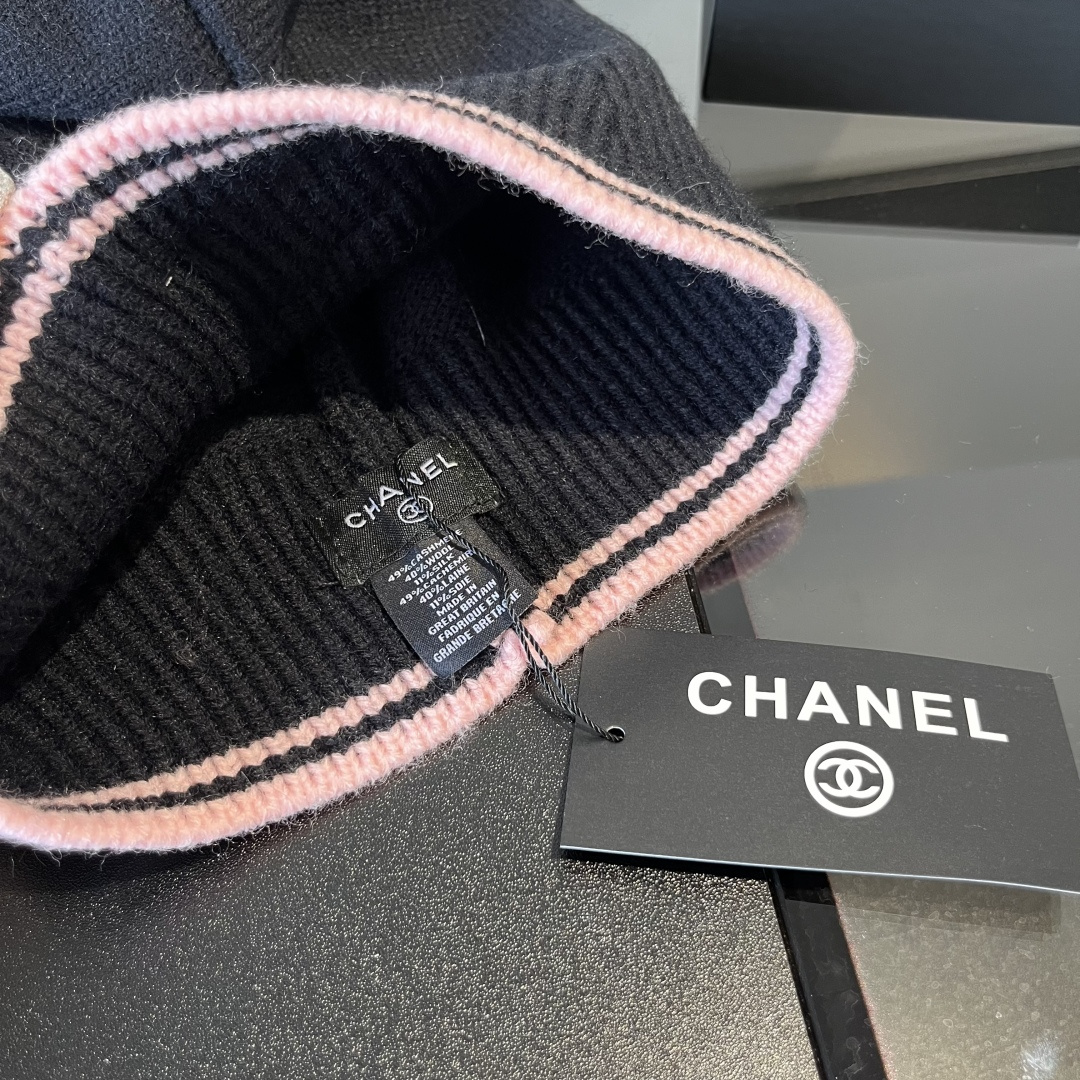 🆕

Chanel香奈儿套头毛线帽，帽子➕围脖 两用，性价比超高