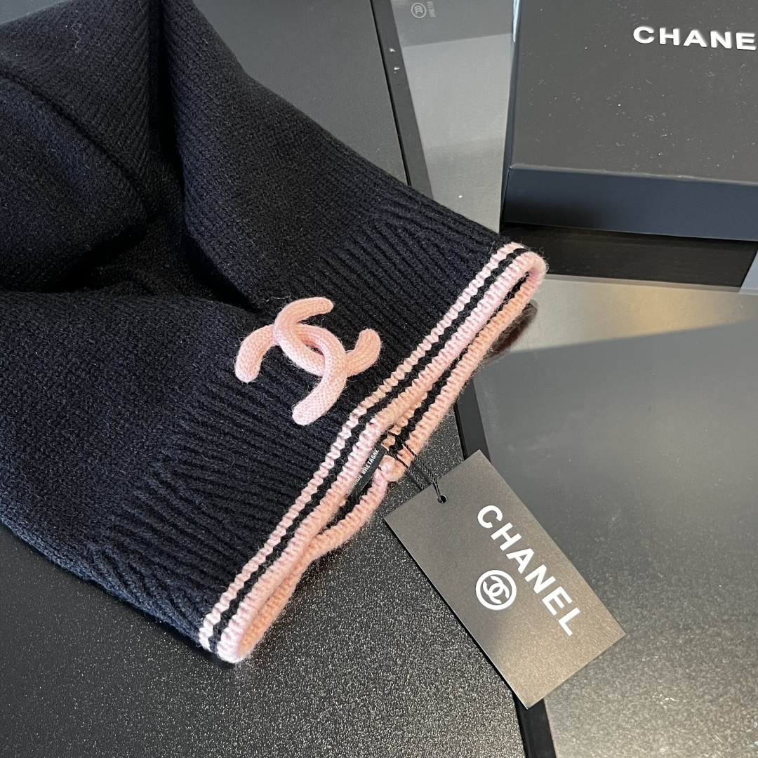 🆕

Chanel香奈儿套头毛线帽，帽子➕围脖 两用，性价比超高