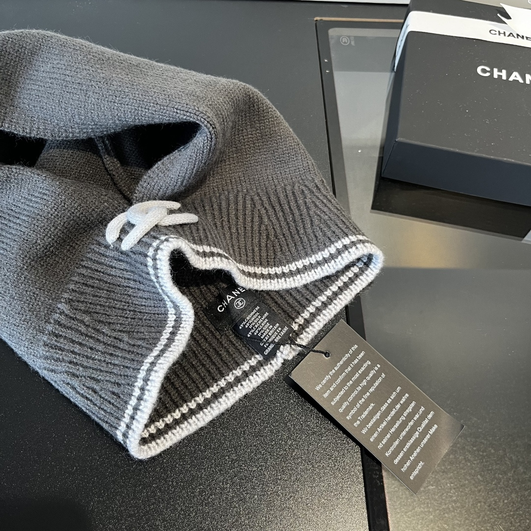 🆕

Chanel香奈儿套头毛线帽，帽子➕围脖 两用，性价比超高