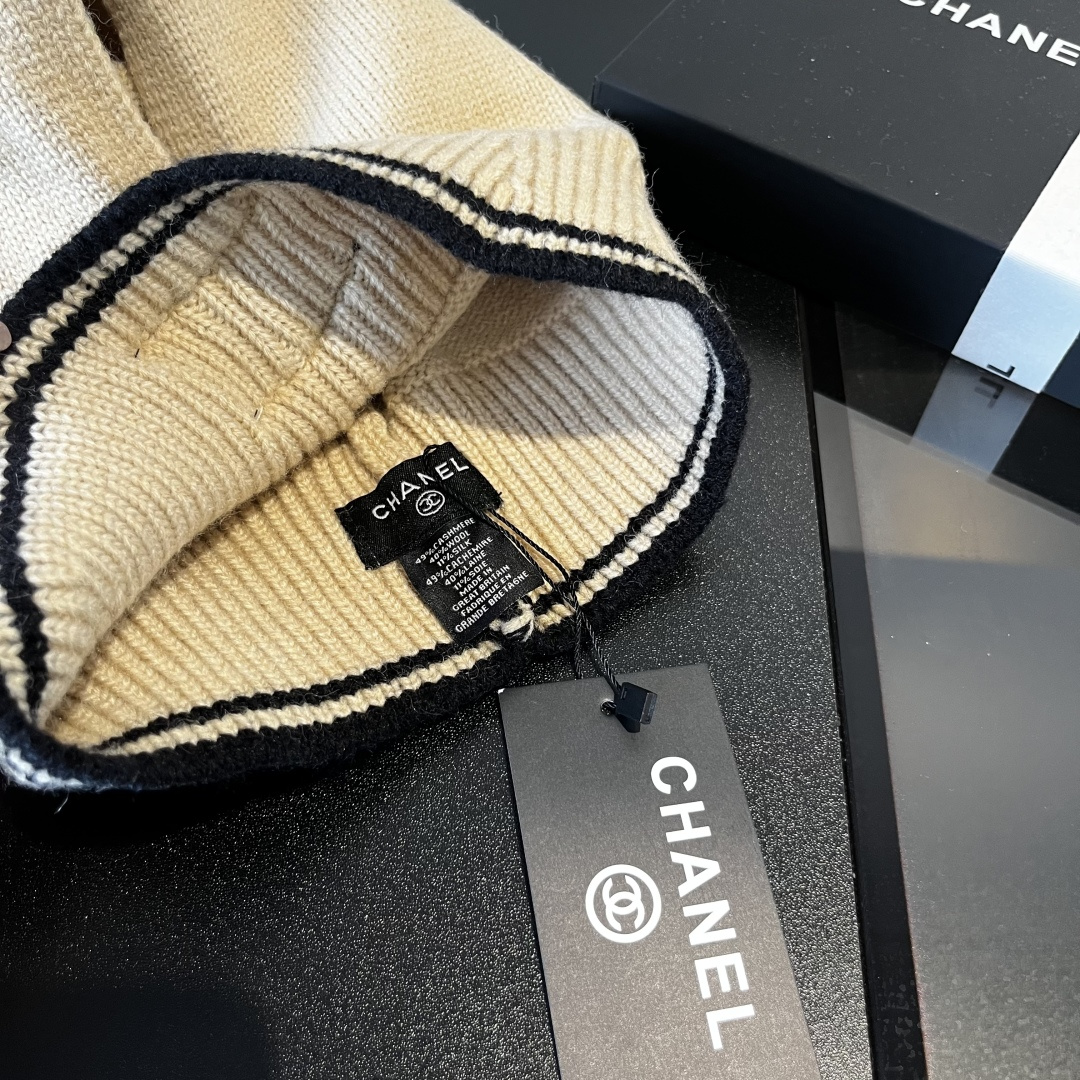 🆕

Chanel香奈儿套头毛线帽，帽子➕围脖 两用，性价比超高