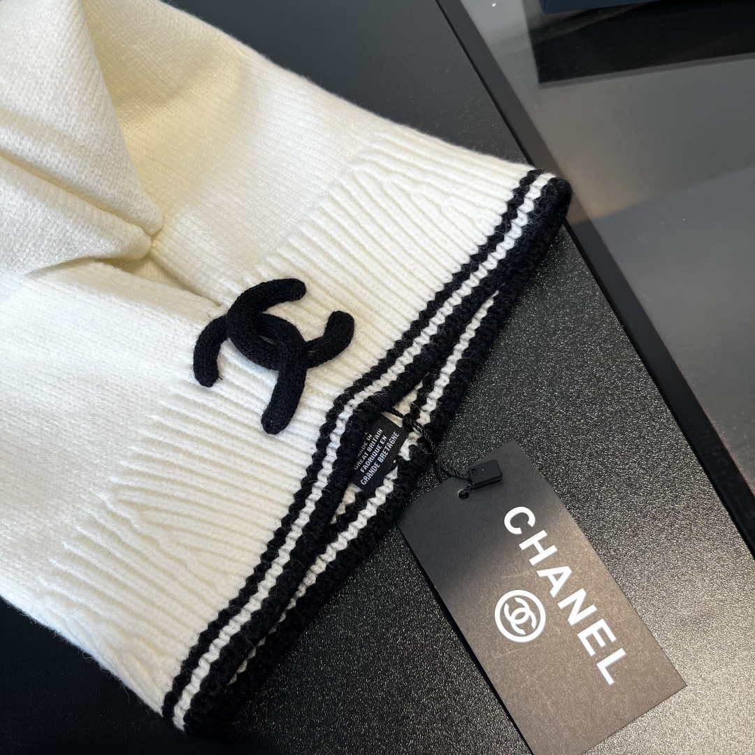 🆕

Chanel香奈儿套头毛线帽，帽子➕围脖 两用，性价比超高