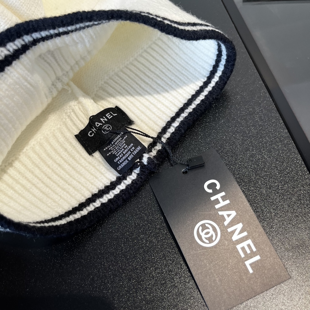 🆕

Chanel香奈儿套头毛线帽，帽子➕围脖 两用，性价比超高