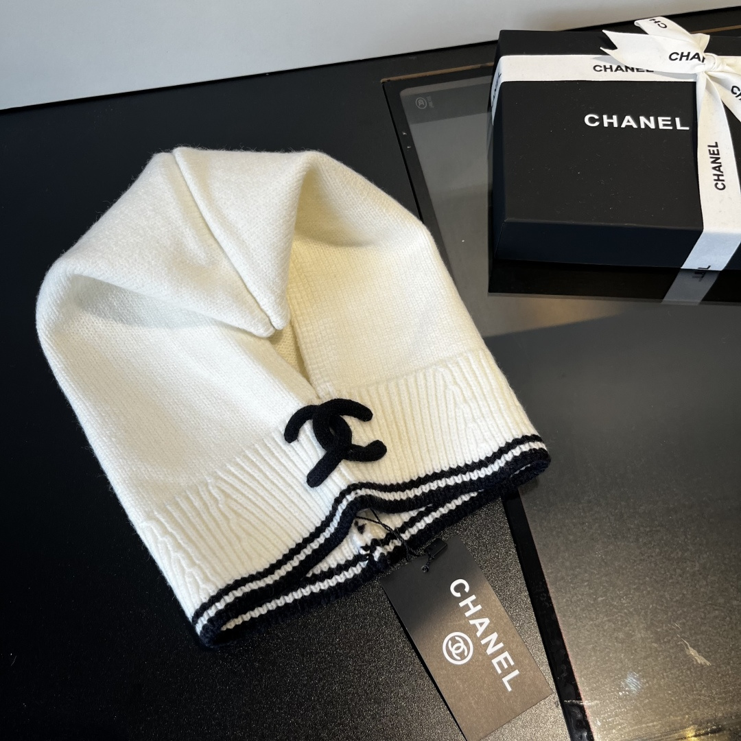 🆕

Chanel香奈儿套头毛线帽，帽子➕围脖 两用，性价比超高