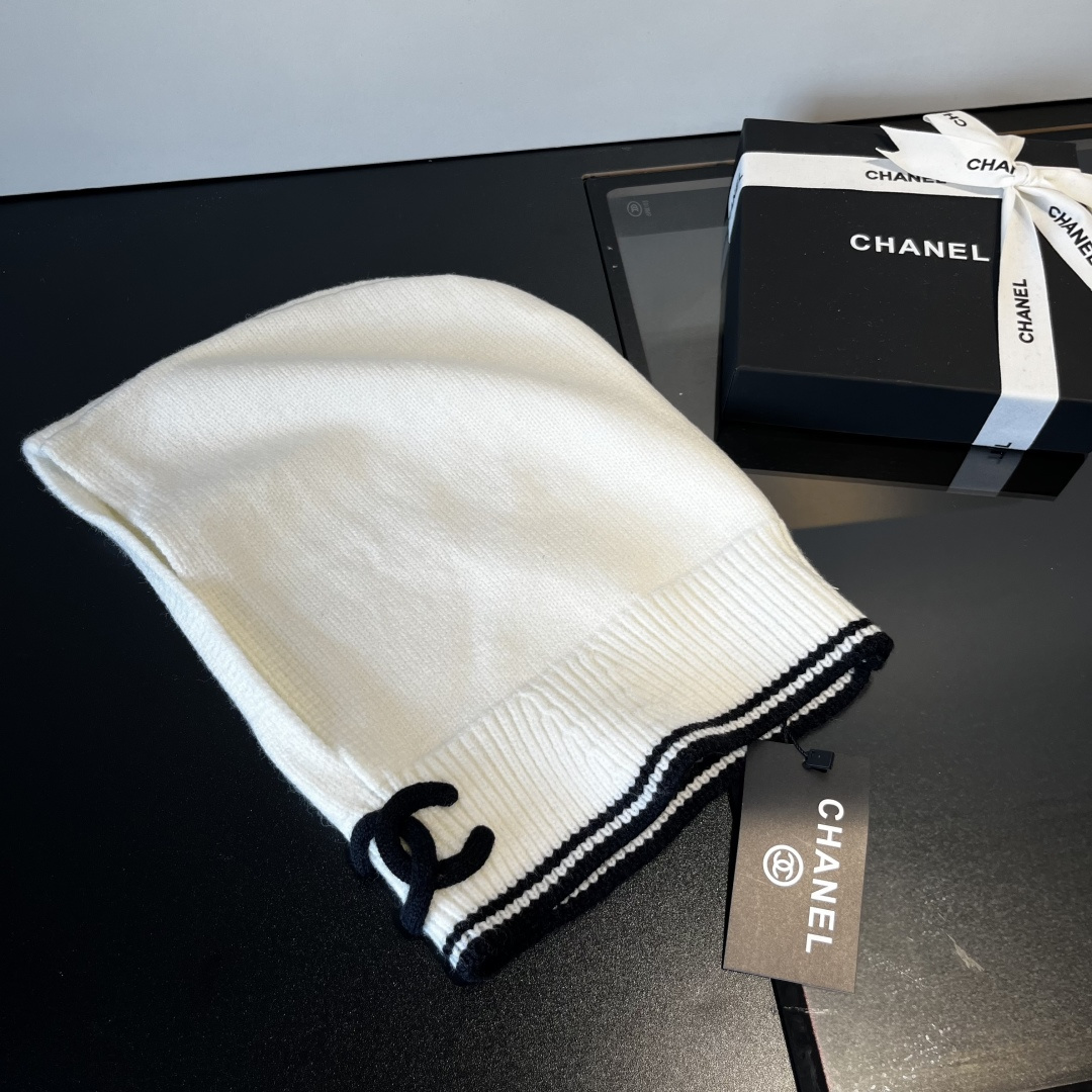 🆕

Chanel香奈儿套头毛线帽，帽子➕围脖 两用，性价比超高