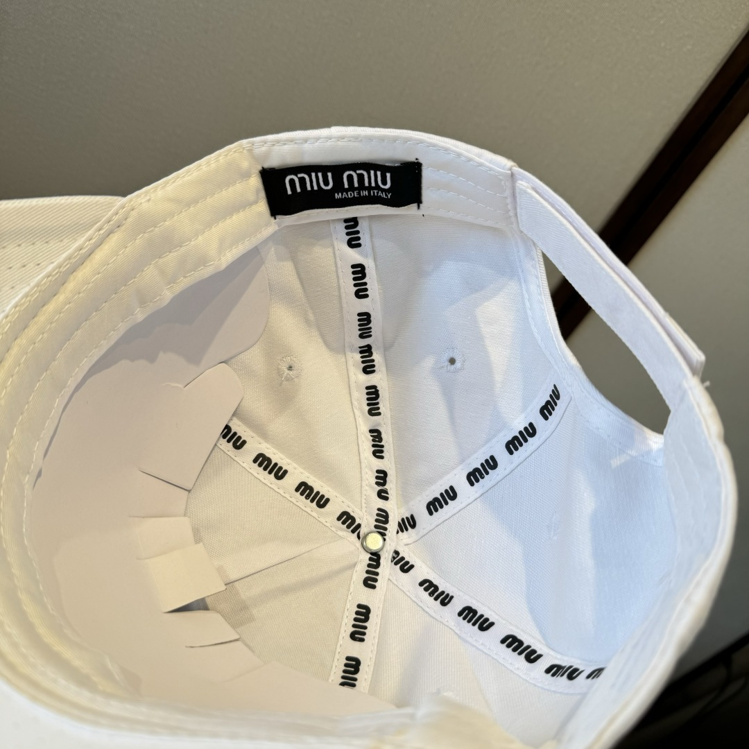 🆕

miumiu缪缪新款鸭舌帽, 头围57cm