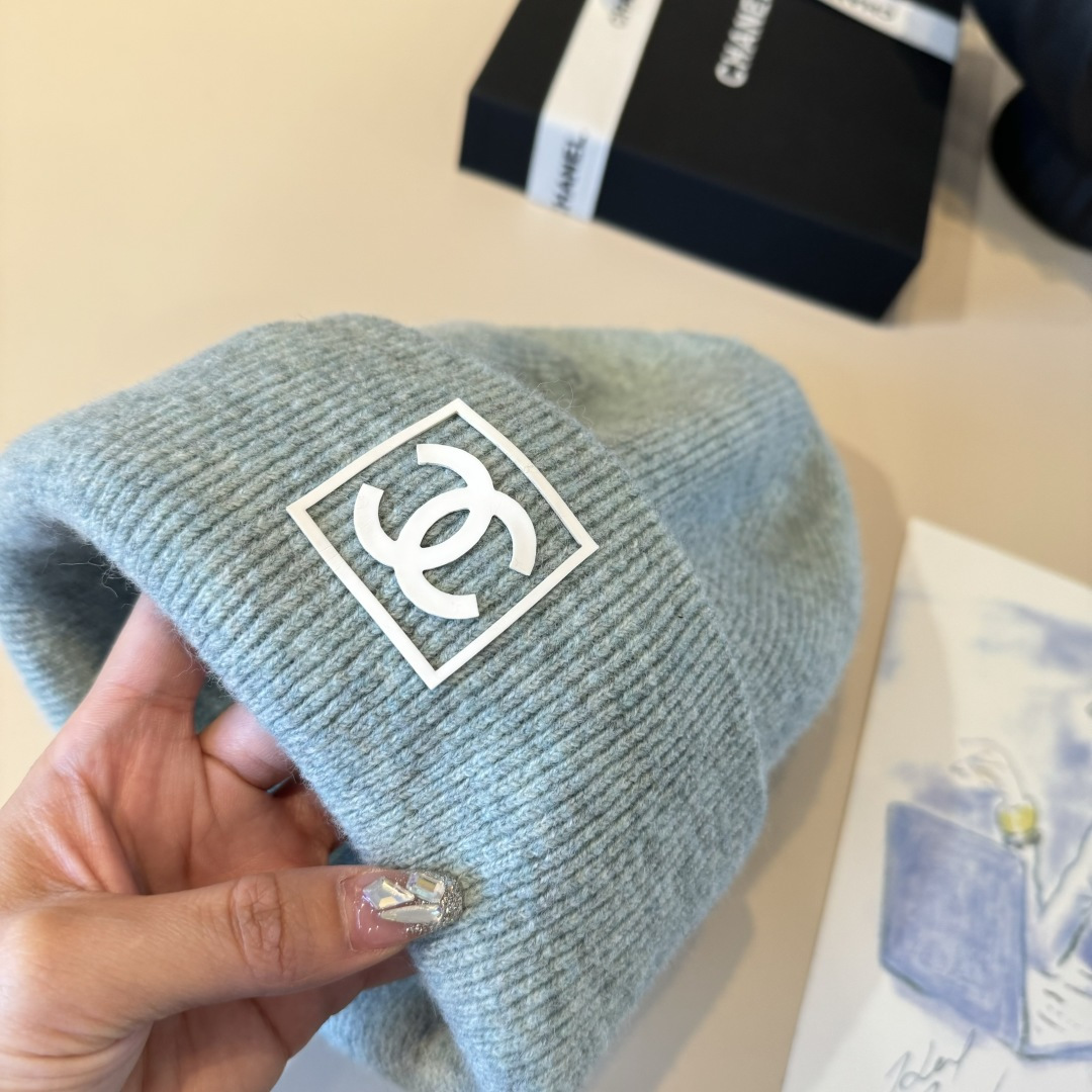 🆕

Chanel香奈儿秋冬新款毛线帽 羊毛面料，内标齐全