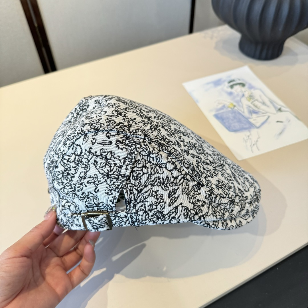 🆕

Burberry巴宝莉秋冬新款鸭舌前进帽，画家帽，头围57cm复古风