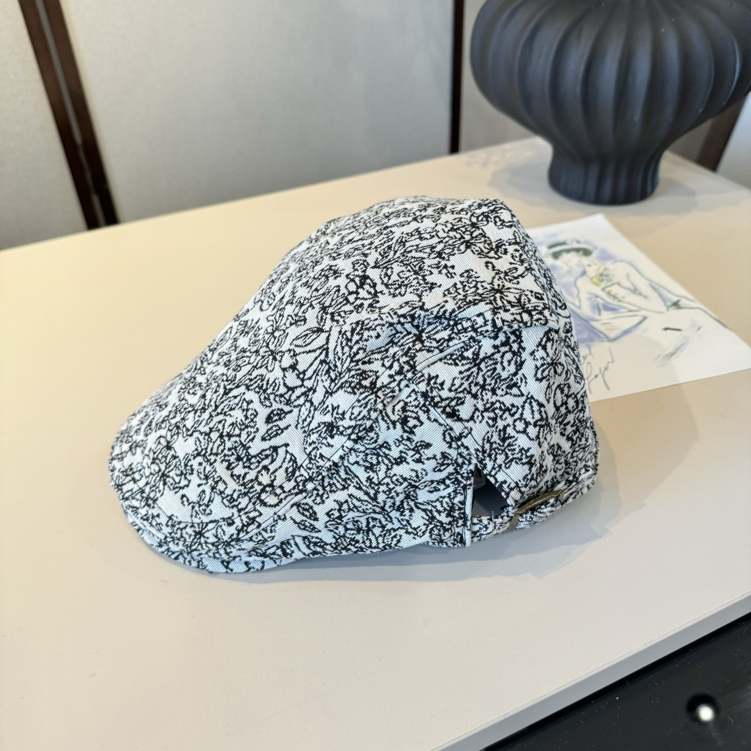 🆕

Burberry巴宝莉秋冬新款鸭舌前进帽，画家帽，头围57cm复古风