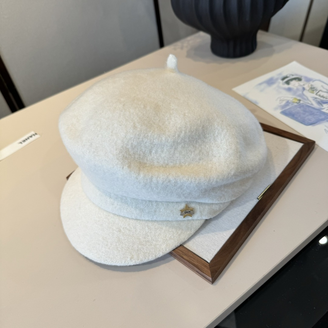 🆕
Dior羊毛画家鸭舌帽，百分百羊毛🦙%面料，头围57cm